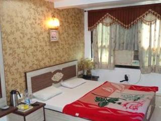 אחמדאבאד Hotel Liberty מראה חיצוני תמונה